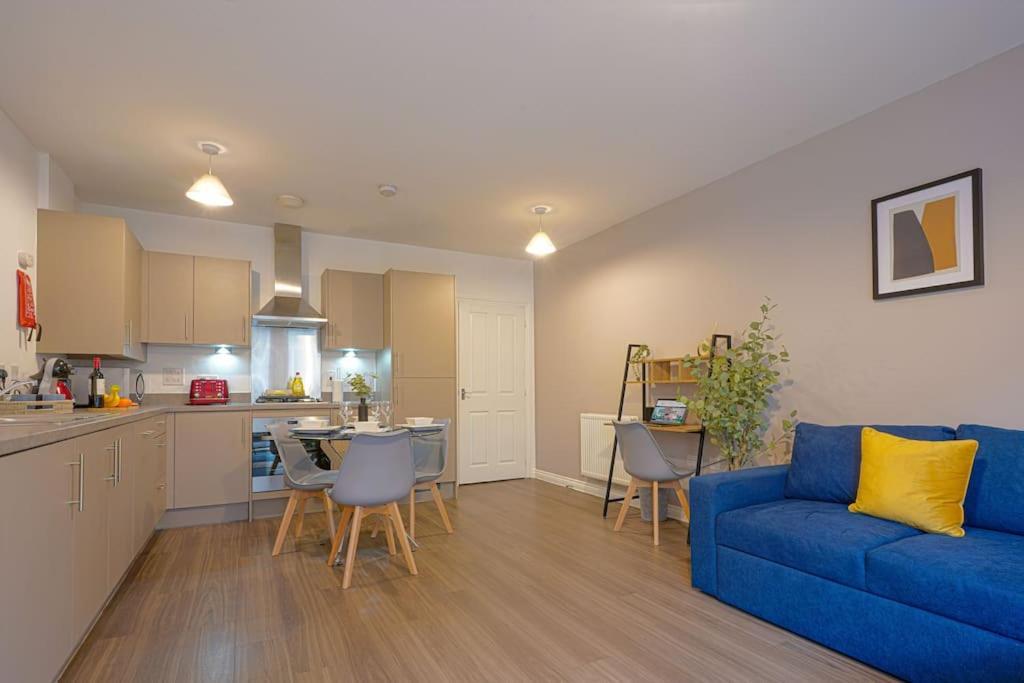 Luxury Campbell Park Apartments In Central Mk With Balcony, Free Parking & Smart Tv With Netflix By Yoko Property Milton Keynes Ngoại thất bức ảnh