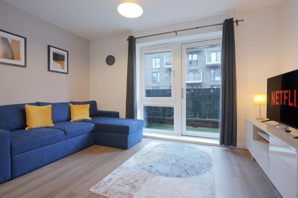Luxury Campbell Park Apartments In Central Mk With Balcony, Free Parking & Smart Tv With Netflix By Yoko Property Milton Keynes Ngoại thất bức ảnh