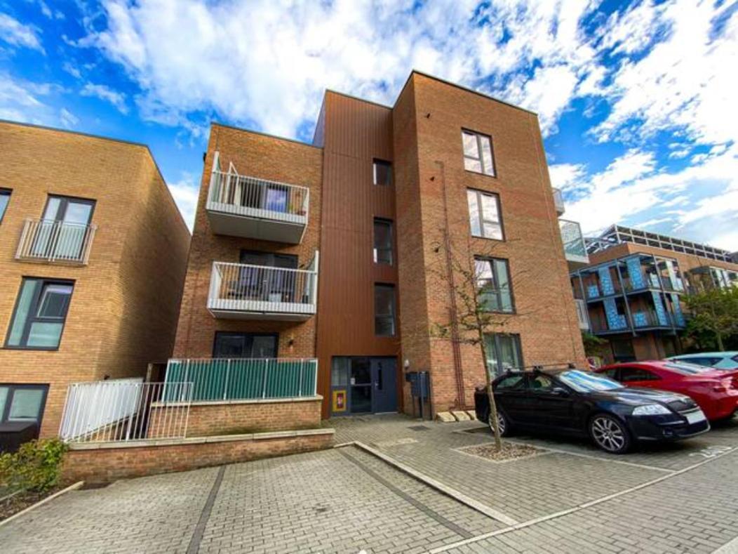 Luxury Campbell Park Apartments In Central Mk With Balcony, Free Parking & Smart Tv With Netflix By Yoko Property Milton Keynes Ngoại thất bức ảnh